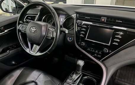 Toyota Camry, 2018 год, 2 798 000 рублей, 15 фотография