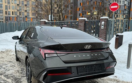 Hyundai Elantra, 2023 год, 2 290 000 рублей, 9 фотография