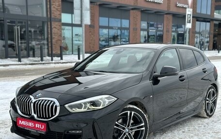 BMW 1 серия, 2019 год, 2 450 000 рублей, 1 фотография
