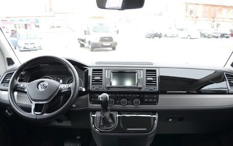 Volkswagen Multivan T6 рестайлинг, 2018 год, 5 295 000 рублей, 13 фотография