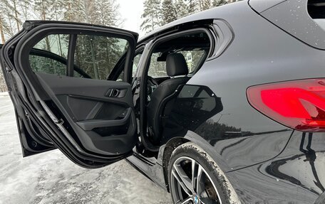 BMW 1 серия, 2019 год, 2 450 000 рублей, 29 фотография