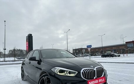 BMW 1 серия, 2019 год, 2 450 000 рублей, 25 фотография