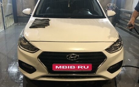 Hyundai Solaris II рестайлинг, 2017 год, 1 000 000 рублей, 4 фотография