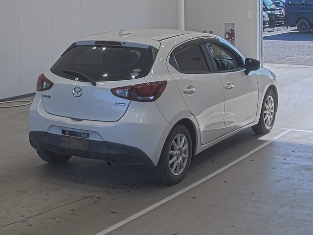 Mazda Demio IV, 2016 год, 930 000 рублей, 2 фотография