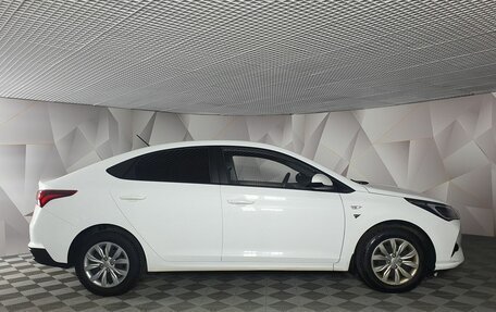 Hyundai Solaris II рестайлинг, 2021 год, 1 800 000 рублей, 4 фотография