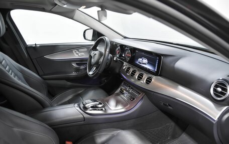Mercedes-Benz E-Класс, 2017 год, 2 549 000 рублей, 17 фотография