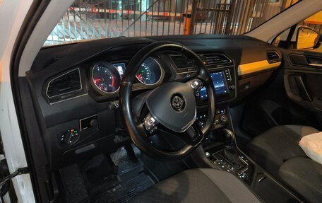 Volkswagen Tiguan II, 2017 год, 2 100 000 рублей, 6 фотография