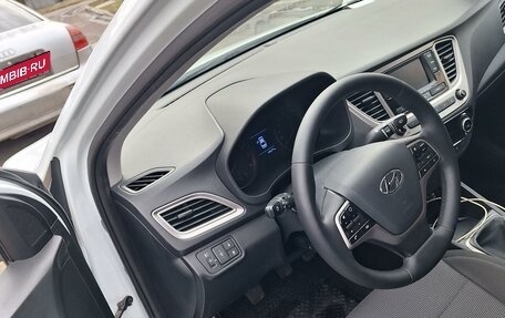Hyundai Solaris II рестайлинг, 2019 год, 1 299 000 рублей, 12 фотография