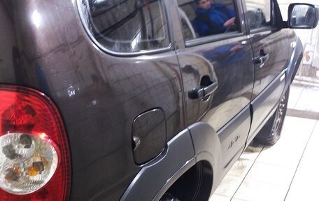 Chevrolet Niva I рестайлинг, 2012 год, 595 000 рублей, 3 фотография
