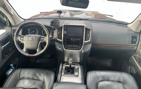 Toyota Land Cruiser 200, 2018 год, 6 900 000 рублей, 15 фотография