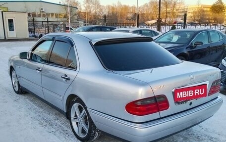 Mercedes-Benz E-Класс, 1998 год, 598 000 рублей, 3 фотография