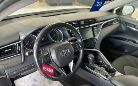 Toyota Camry, 2018 год, 2 899 999 рублей, 10 фотография