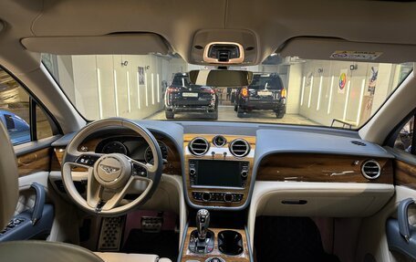 Bentley Bentayga I, 2019 год, 16 900 000 рублей, 13 фотография