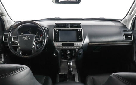 Toyota Land Cruiser Prado 150 рестайлинг 2, 2019 год, 6 199 000 рублей, 11 фотография