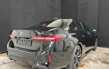 BMW 5 серия, 2024 год, 7 100 000 рублей, 4 фотография