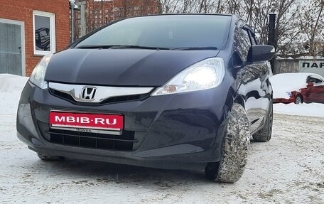 Honda Fit III, 2012 год, 985 000 рублей, 4 фотография