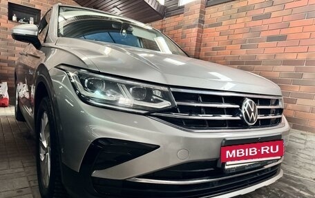 Volkswagen Tiguan II, 2021 год, 3 190 000 рублей, 3 фотография