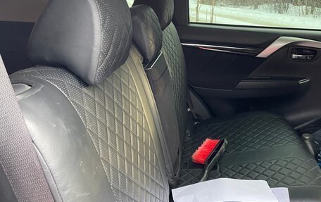 Mitsubishi Pajero Sport III рестайлинг, 2018 год, 2 700 000 рублей, 3 фотография