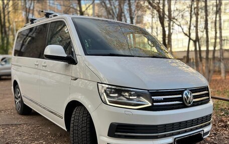 Volkswagen Multivan T6 рестайлинг, 2015 год, 3 900 000 рублей, 1 фотография