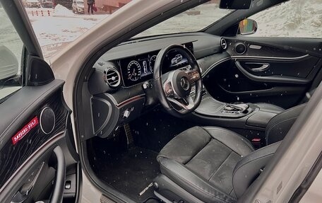 Mercedes-Benz E-Класс, 2019 год, 4 300 000 рублей, 11 фотография