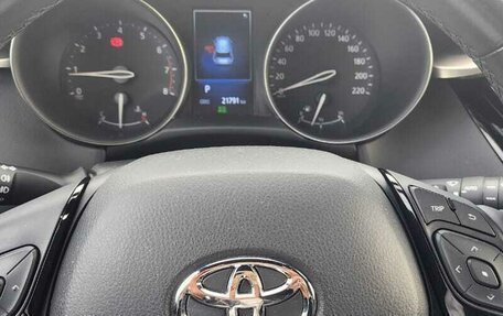Toyota C-HR I рестайлинг, 2019 год, 2 700 000 рублей, 13 фотография