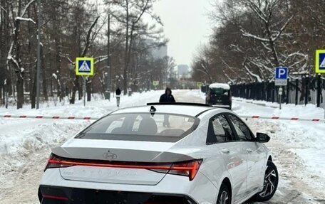 Hyundai Elantra, 2023 год, 2 300 000 рублей, 3 фотография
