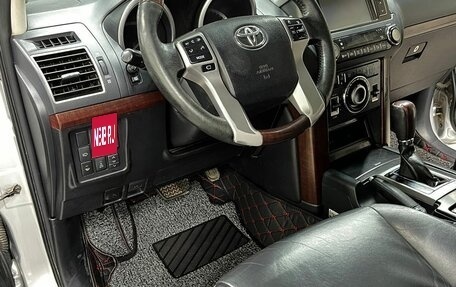 Toyota Land Cruiser Prado 150 рестайлинг 2, 2014 год, 3 690 000 рублей, 2 фотография