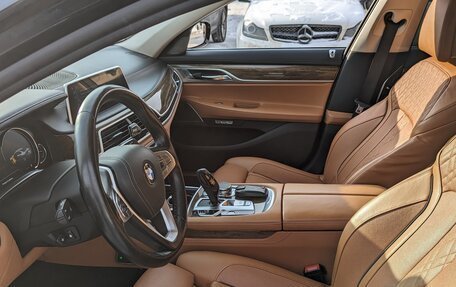 BMW 7 серия, 2016 год, 3 900 000 рублей, 9 фотография