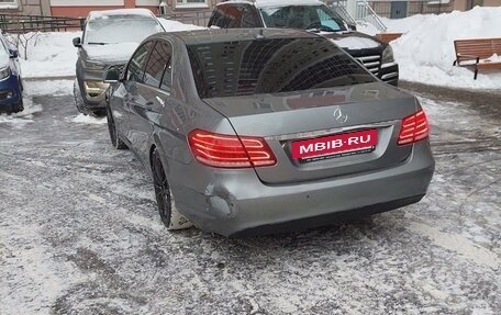 Mercedes-Benz E-Класс, 2013 год, 1 780 000 рублей, 4 фотография