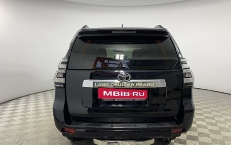 Toyota Land Cruiser Prado 150 рестайлинг 2, 2021 год, 6 525 000 рублей, 6 фотография