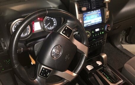 Toyota Land Cruiser Prado 150 рестайлинг 2, 2013 год, 3 630 000 рублей, 4 фотография
