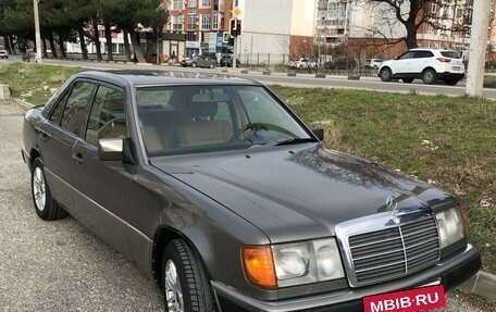 Mercedes-Benz E-Класс, 1993 год, 490 000 рублей, 2 фотография