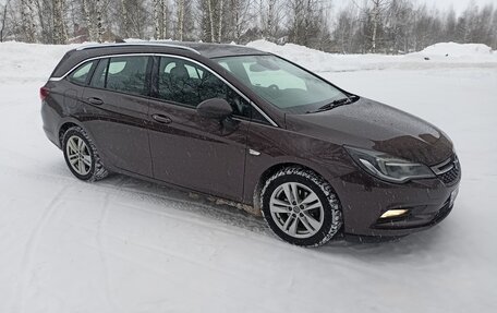 Opel Astra K, 2017 год, 1 300 000 рублей, 11 фотография