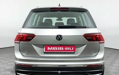 Volkswagen Tiguan II, 2021 год, 2 799 000 рублей, 5 фотография