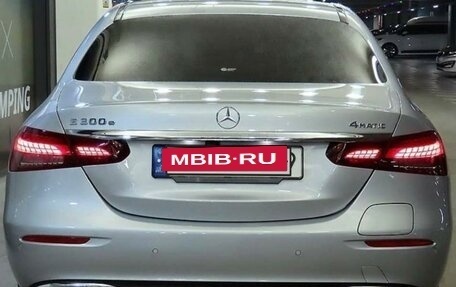 Mercedes-Benz E-Класс, 2022 год, 4 900 000 рублей, 5 фотография
