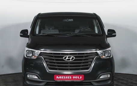 Hyundai H-1 II рестайлинг, 2018 год, 2 599 000 рублей, 2 фотография