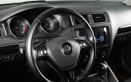 Volkswagen Jetta VI, 2017 год, 1 599 000 рублей, 10 фотография