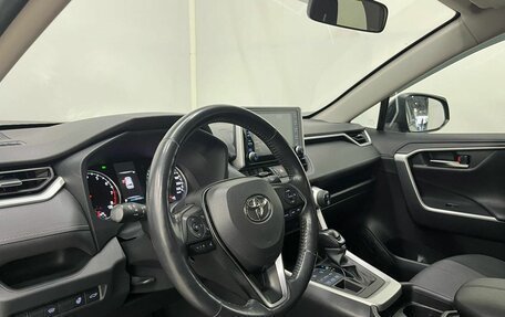Toyota RAV4, 2019 год, 3 350 000 рублей, 12 фотография
