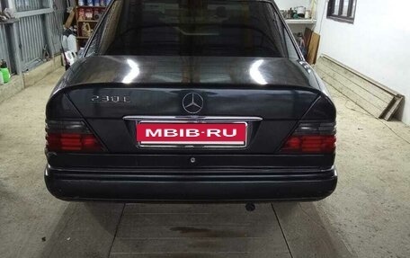 Mercedes-Benz W124, 1992 год, 310 000 рублей, 3 фотография