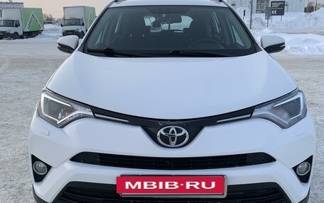 Toyota RAV4, 2017 год, 2 420 000 рублей, 6 фотография