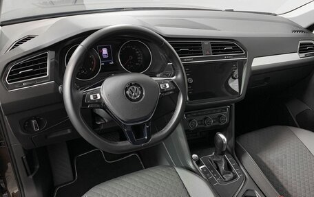 Volkswagen Tiguan II, 2020 год, 2 899 000 рублей, 12 фотография