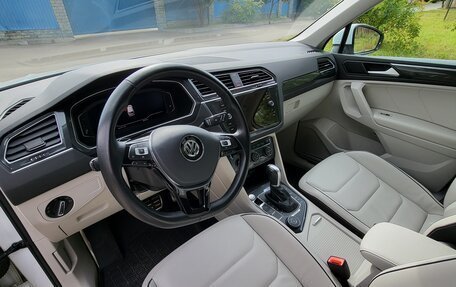 Volkswagen Tiguan II, 2018 год, 3 900 000 рублей, 14 фотография
