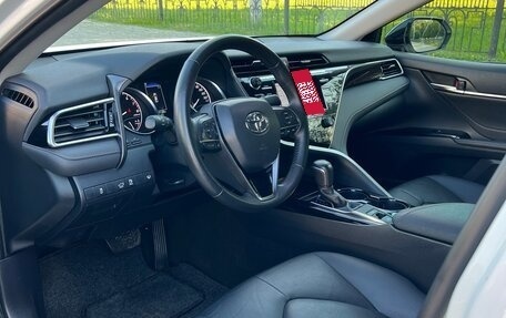 Toyota Camry, 2020 год, 2 350 000 рублей, 4 фотография