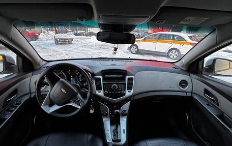 Chevrolet Cruze II, 2010 год, 680 000 рублей, 8 фотография