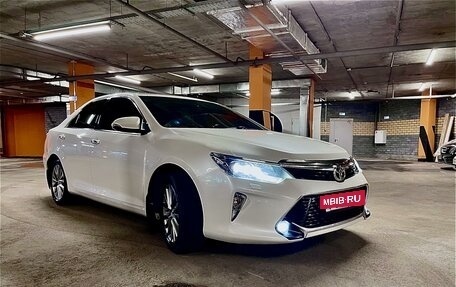 Toyota Camry, 2017 год, 2 850 000 рублей, 4 фотография