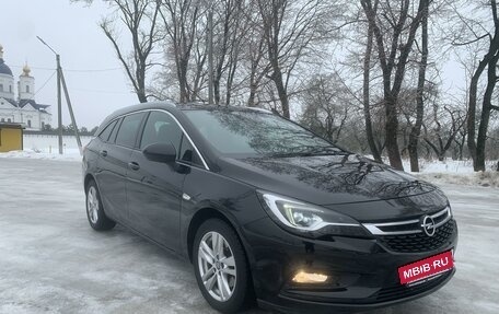Opel Astra K, 2018 год, 1 650 000 рублей, 6 фотография
