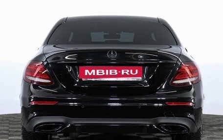 Mercedes-Benz E-Класс, 2020 год, 4 850 000 рублей, 6 фотография