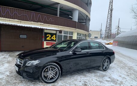 Mercedes-Benz E-Класс, 2018 год, 3 500 000 рублей, 4 фотография