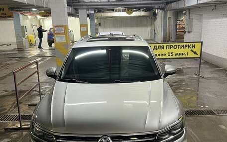 Volkswagen Tiguan II, 2017 год, 3 950 000 рублей, 2 фотография