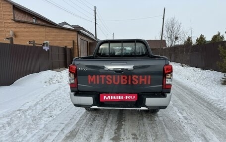 Mitsubishi L200 IV рестайлинг, 2023 год, 3 550 000 рублей, 4 фотография
